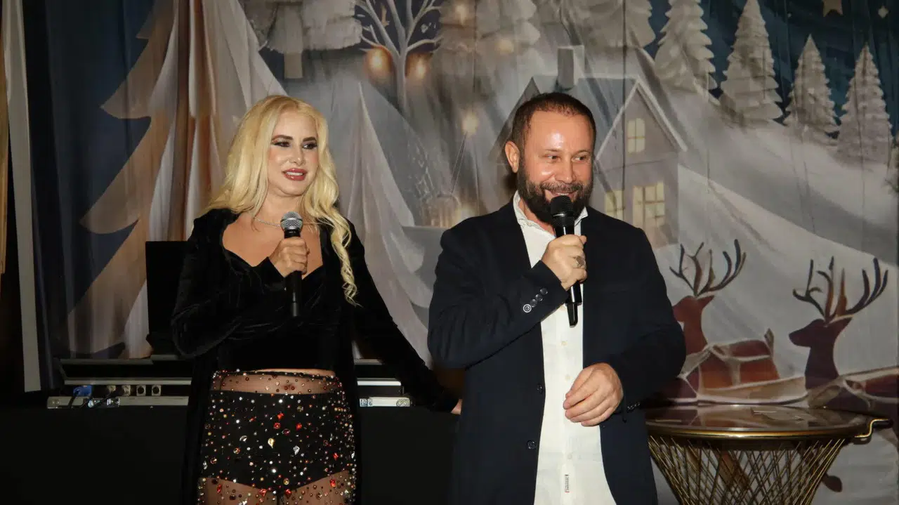 Sahneye pasta geldi alkışlar yükseldi! Banu Zorlu Christmas Wonderland’de doğum gününü kutladı