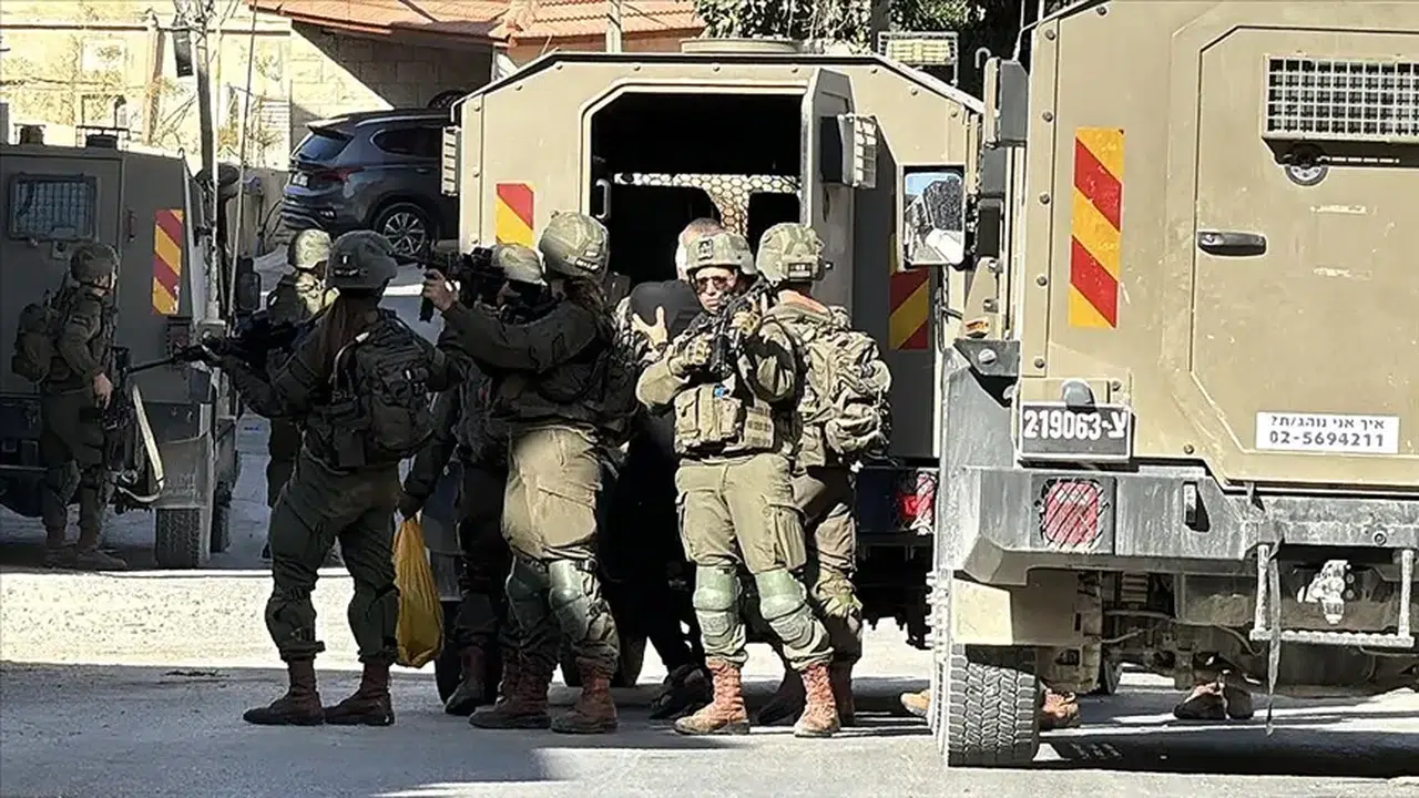 Çocuklar da listede: Batı Şeria’da İsrail askerleri 40 kişiyi gözaltına aldı!