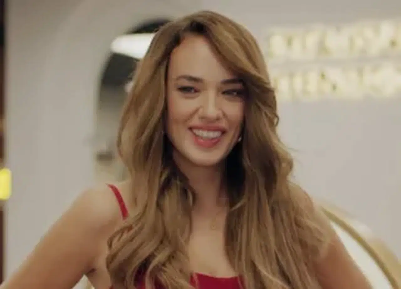 Rüya Gibi Aydan kimdir ve gerçek adı merak ediliyor: Seda Bakan yeniden ilgi odağı