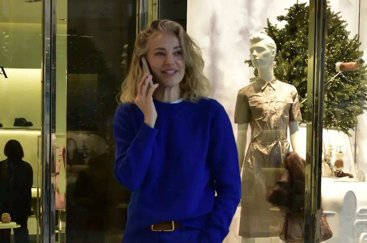 Telefonu elinden düşmedi: Burcu Esmersoy yoğun temposuyla gündemde