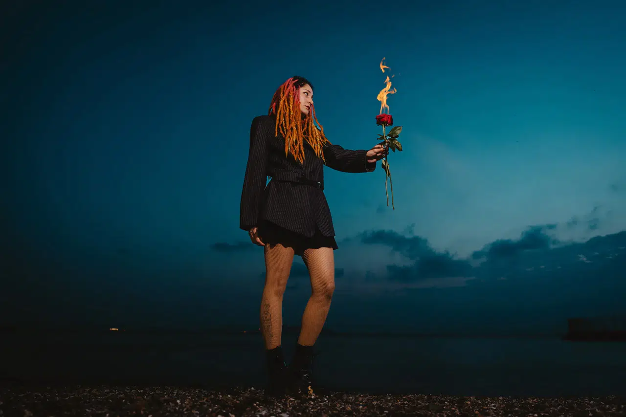 Aşkı terk etmeyen kalpler için yazıldı: Canay Doğan’dan 'Uslanmaz'