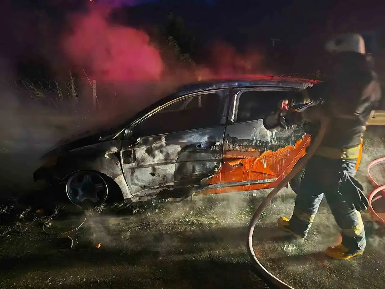 'Biraz ısındı' derken tutuştu... Manavgat’ta seyir halindeki araç alev topuna döndü!