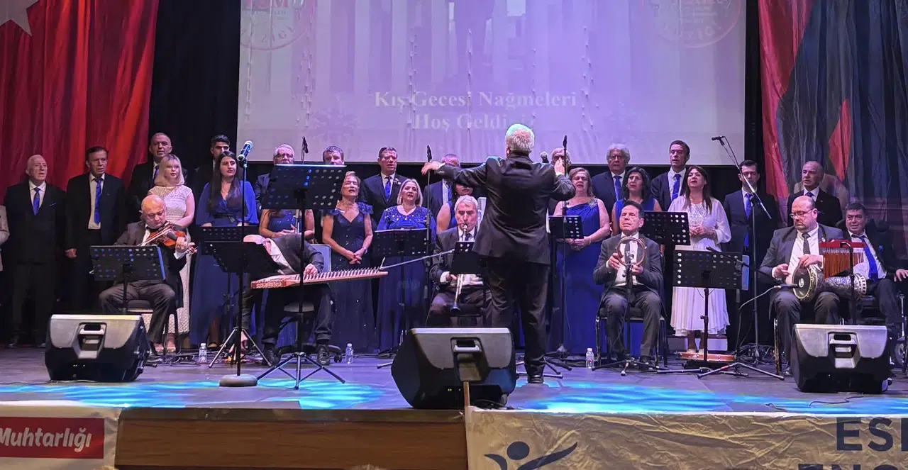 Esenler’de engeller sanatla aşıldı: Yoğun katılımla gerçekleşen geceden detaylar