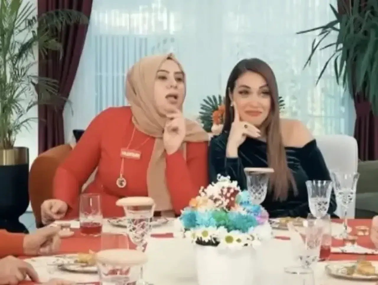 Yemekteyiz yarışmacısı Özlem Hanım kimdir, evli mi, kaç yaşında?