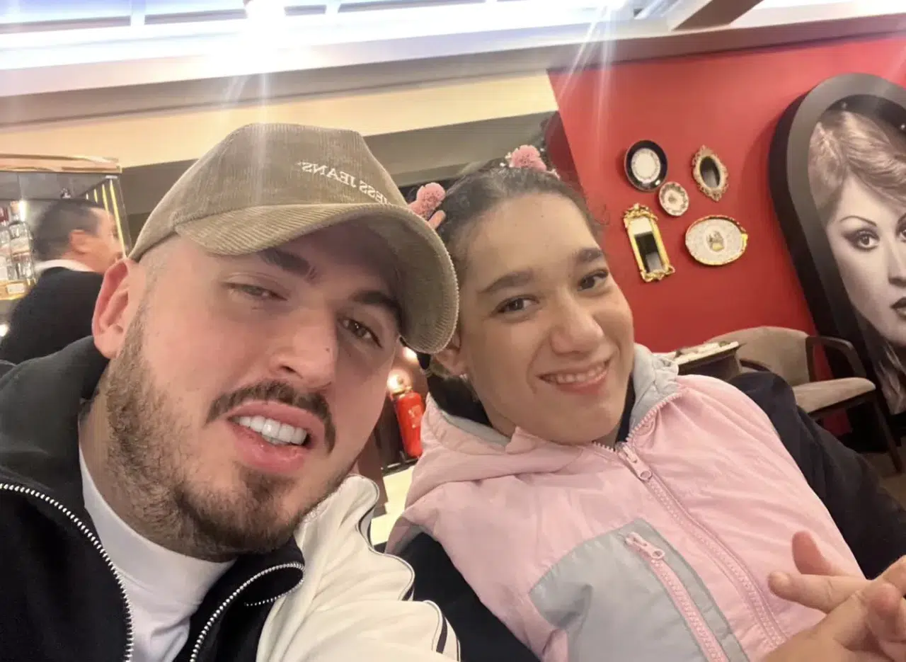 Ünlü rapçiden duygusal jest! Minik hayrana yürek ısıtan sürpriz!