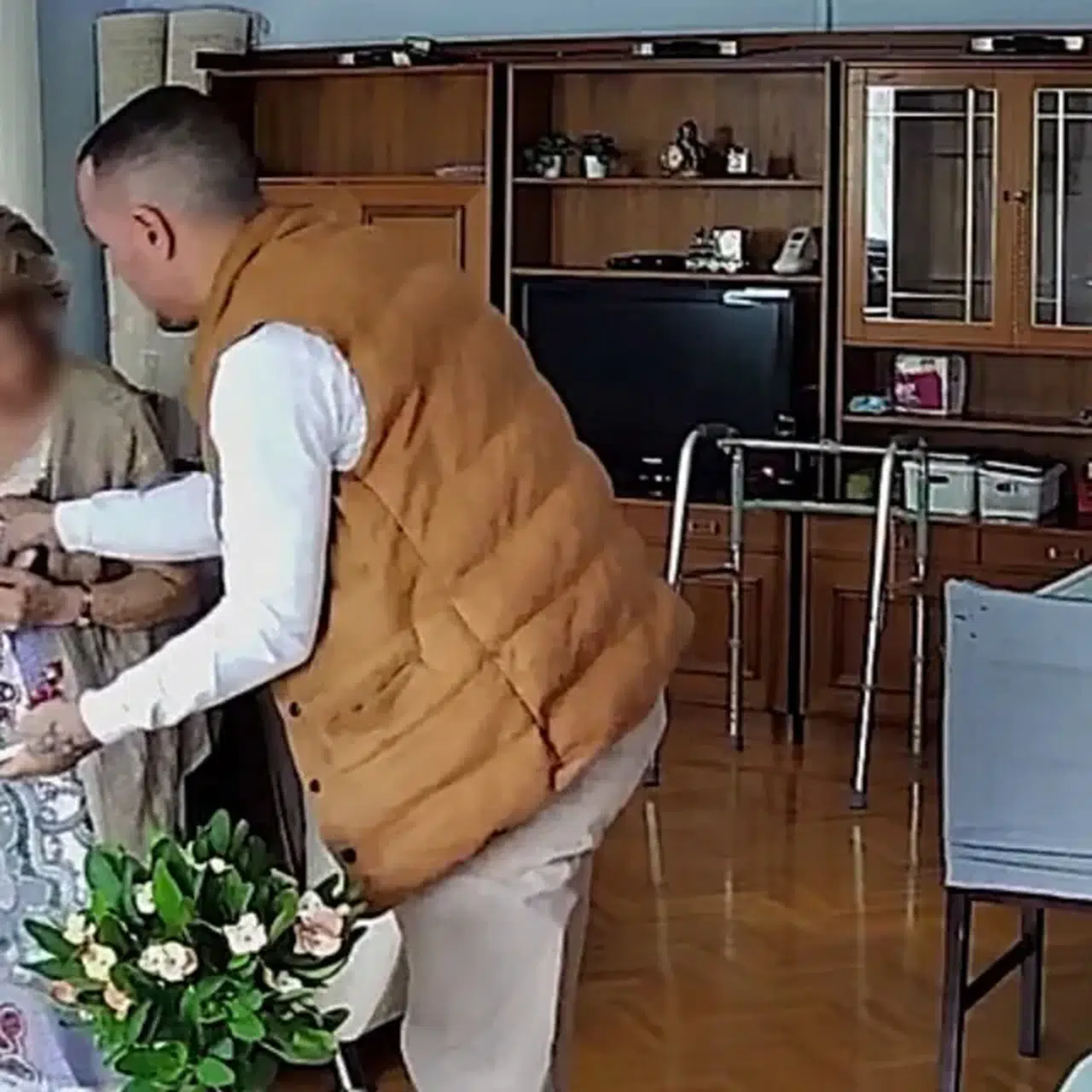 Kapı kapı dolaşan dolandırıcının manda yoğurdu oyunu İzmir’de ortaya çıktı