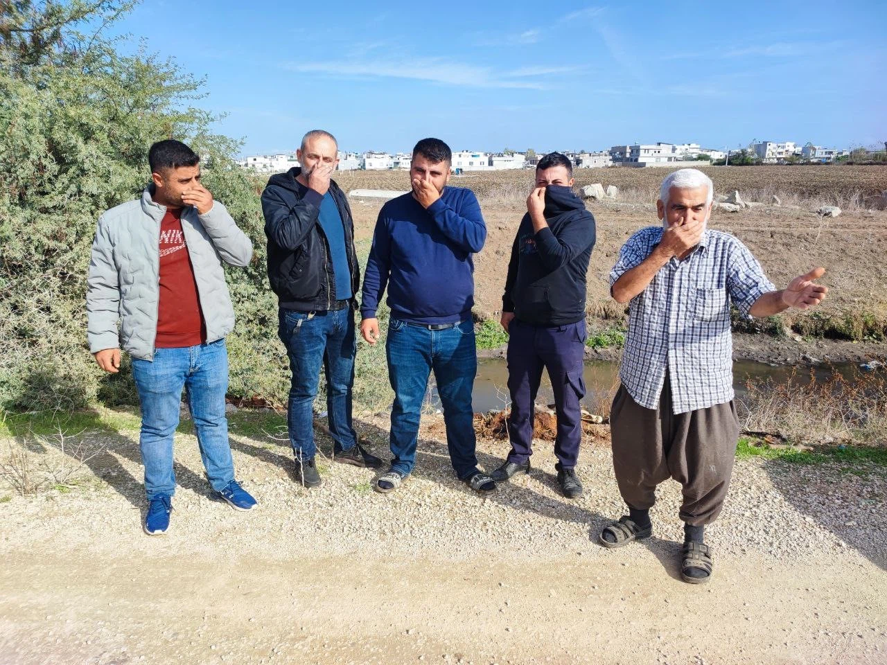 Mahallede sinek, koku, hastalık… Şikayetler cevapsız, çocuklar okula gidemiyor!