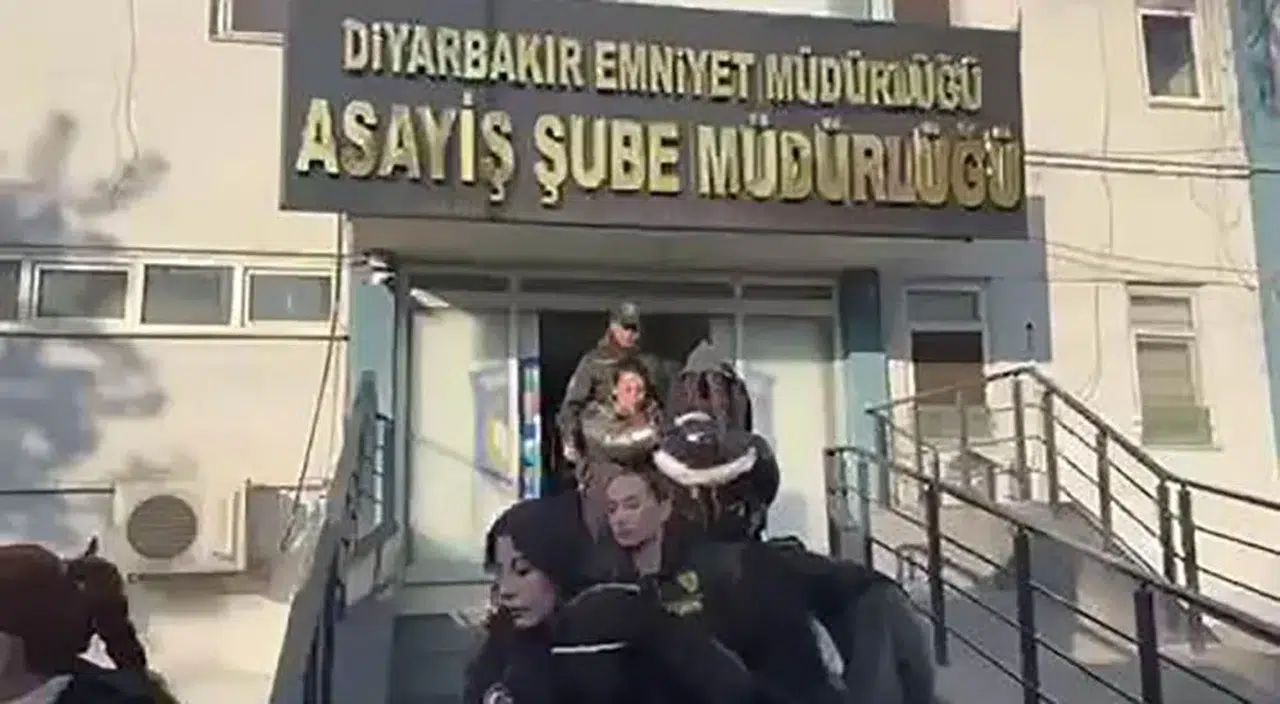 Fuhuş çetesine nefes kesen operasyon...25 kişi tutuklandı!