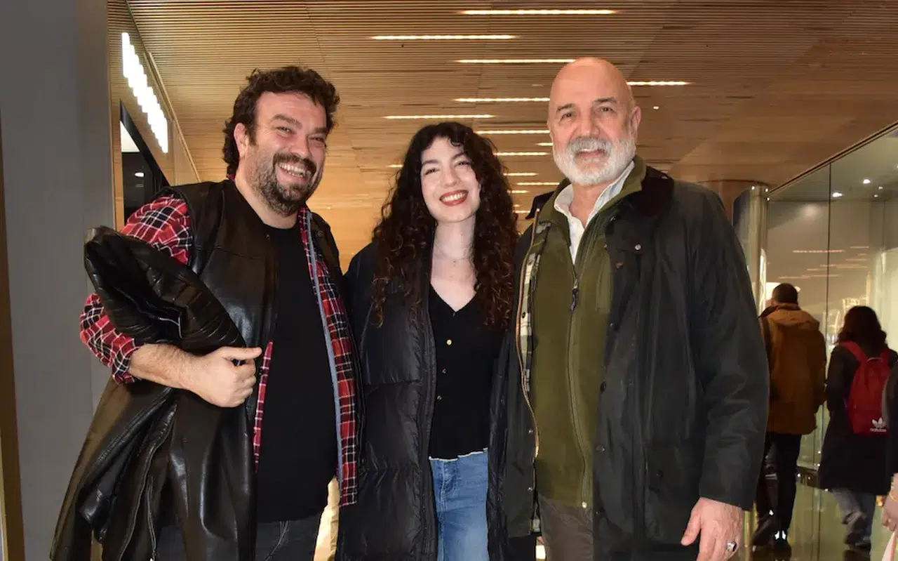 Altan Gördüm tiyatrodan vazgeçmiyor! AVM’de sanat dolu karşılaşma