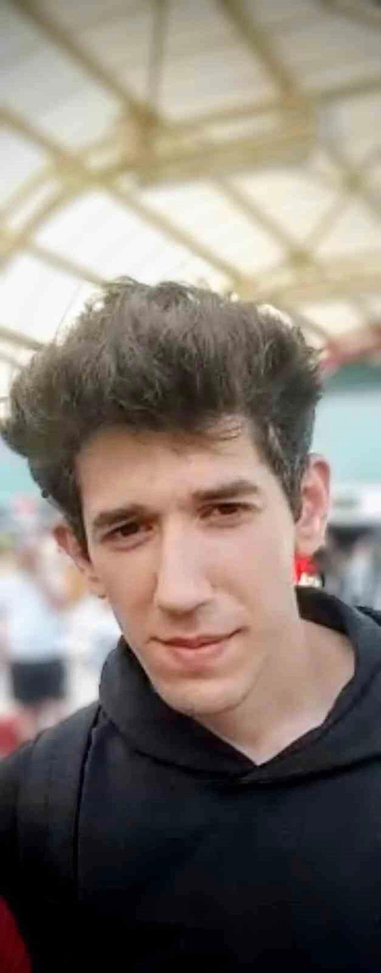 Evden çıktı bir daha haber alınamadı: 19 yaşındaki Berat her yerde aranıyor!