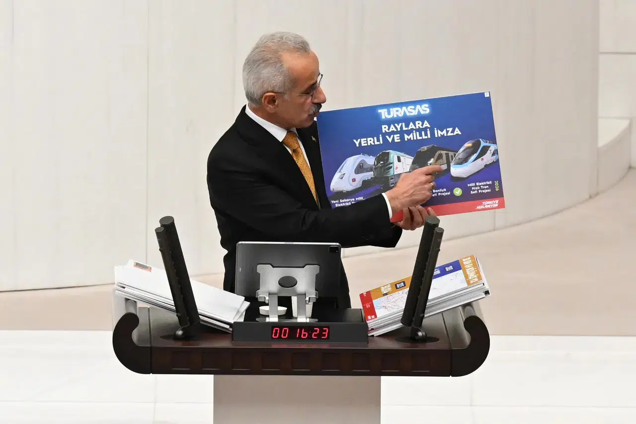 Ulaştırma ve Altyapı Bakanı Uraloğlu: 'TÜRASAŞ üretimde rekora koşuyor'