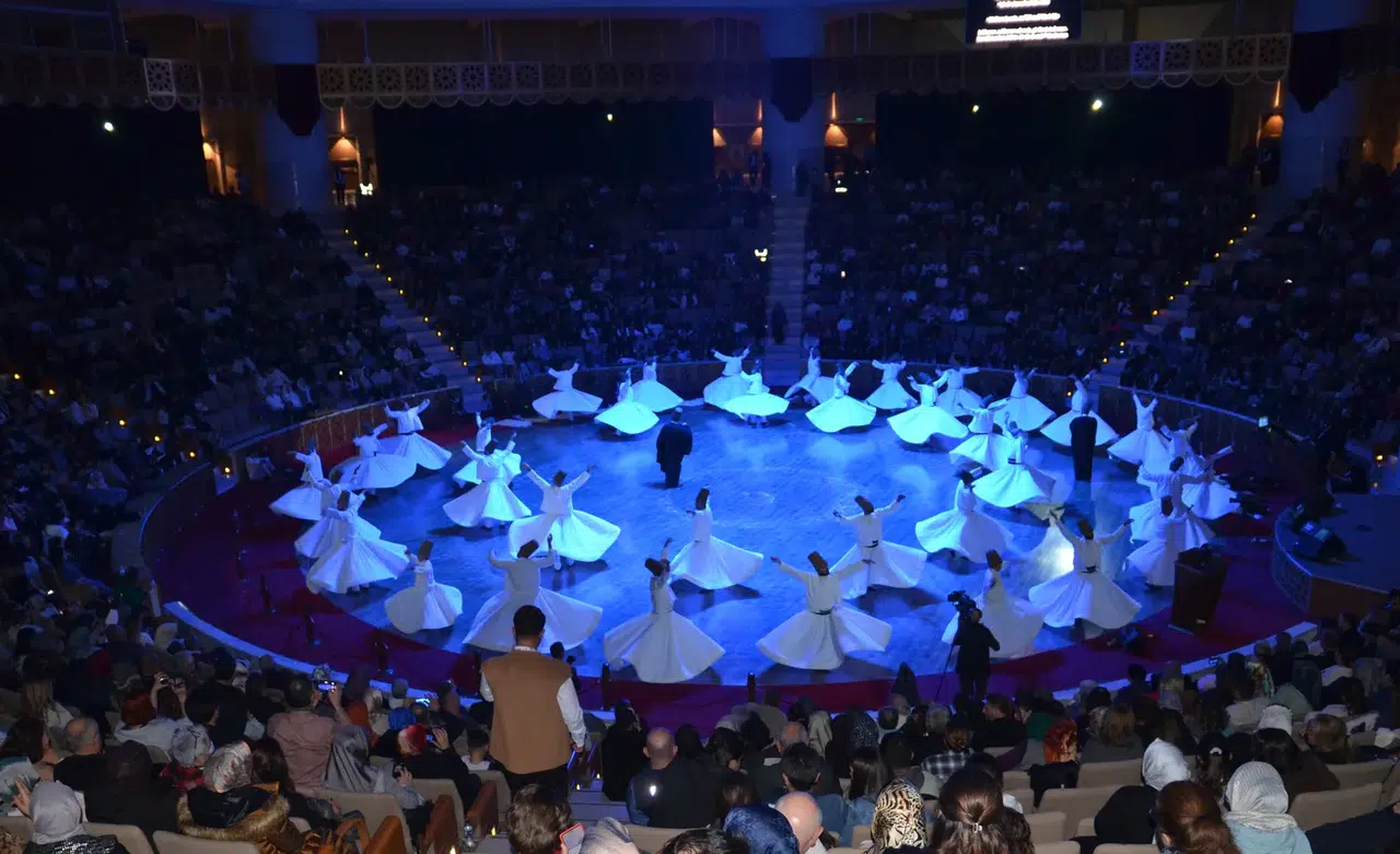 Konya’da anlam dolu gece: Mevlana’nın vuslatı dualarla yâd edildi