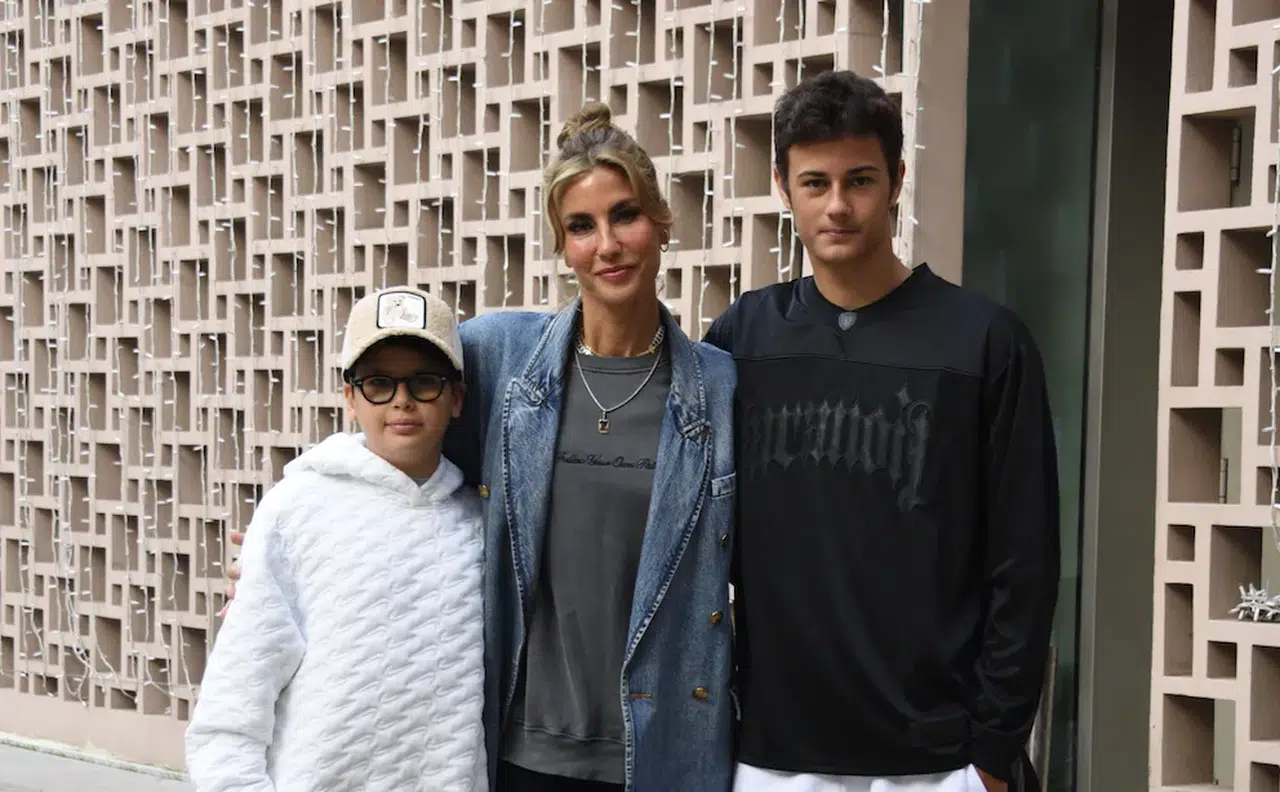 Anne-oğul teknoloji turu! Çağla Şıkel ve çocuklarından sanal gerçeklik molası