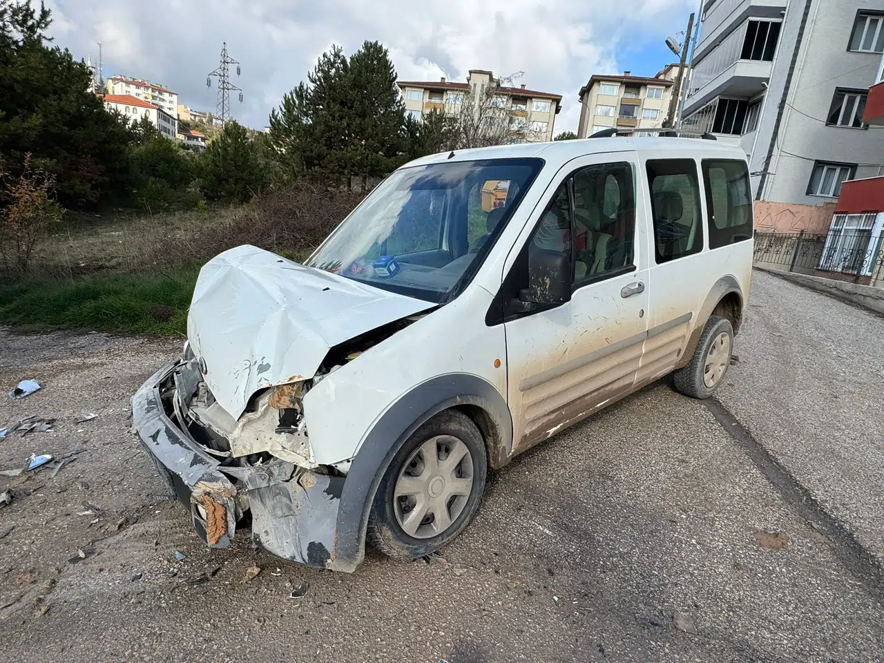 Bilecik’te kavşakta can pazarı: Araçlar parçalandı, hayatlar saniyeler içinde dağıldı!