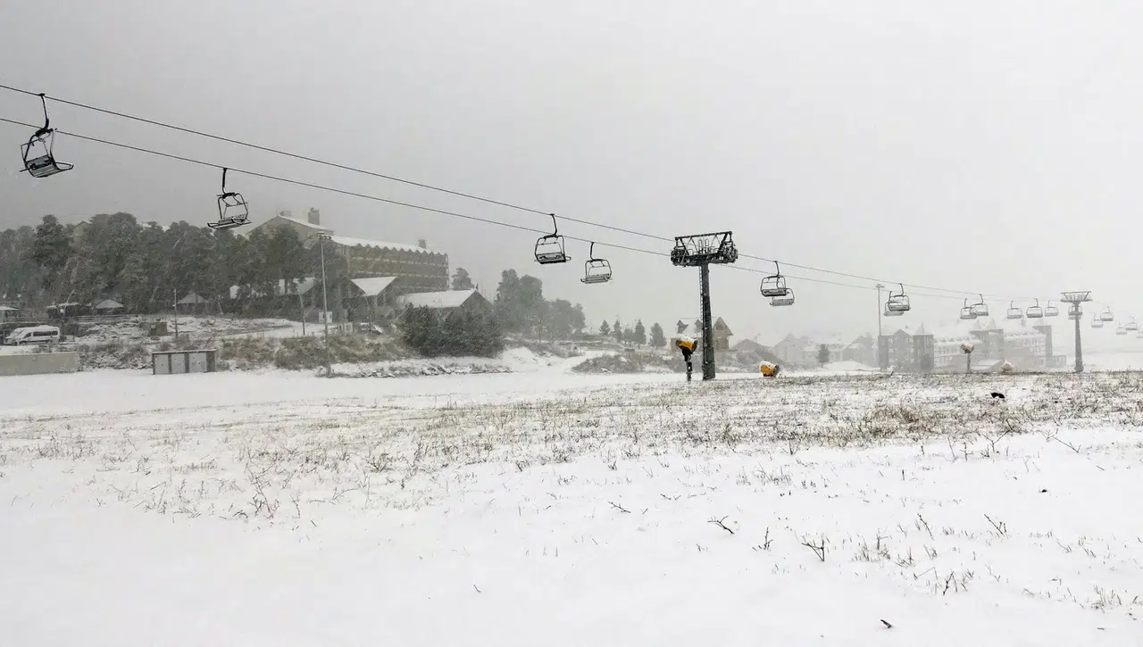 Bir gecede beyaza büründü! Kars ve Ardahan’da kış yüzünü gösterdi