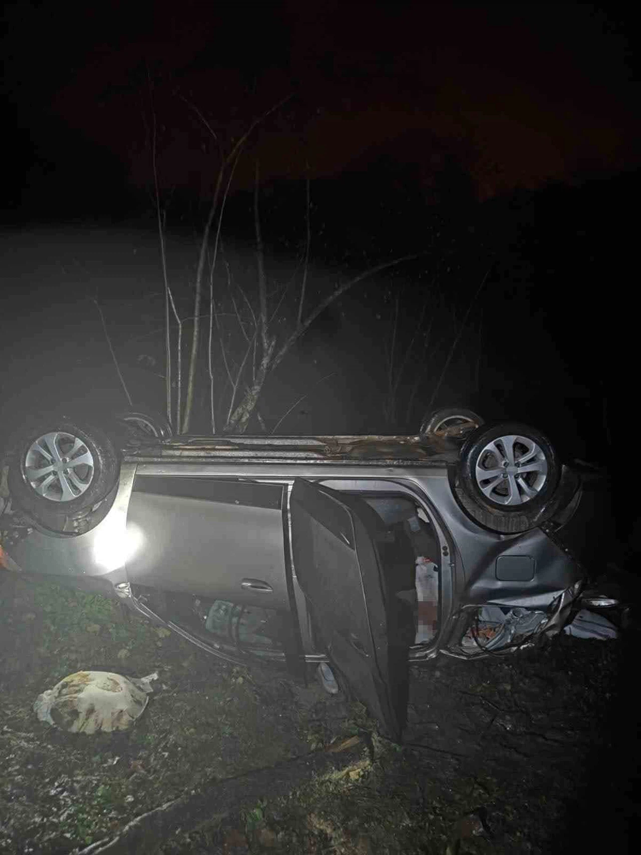 Giresun’da yağış kazaya neden oldu: Araç 20 metrelik uçuruma düştü!