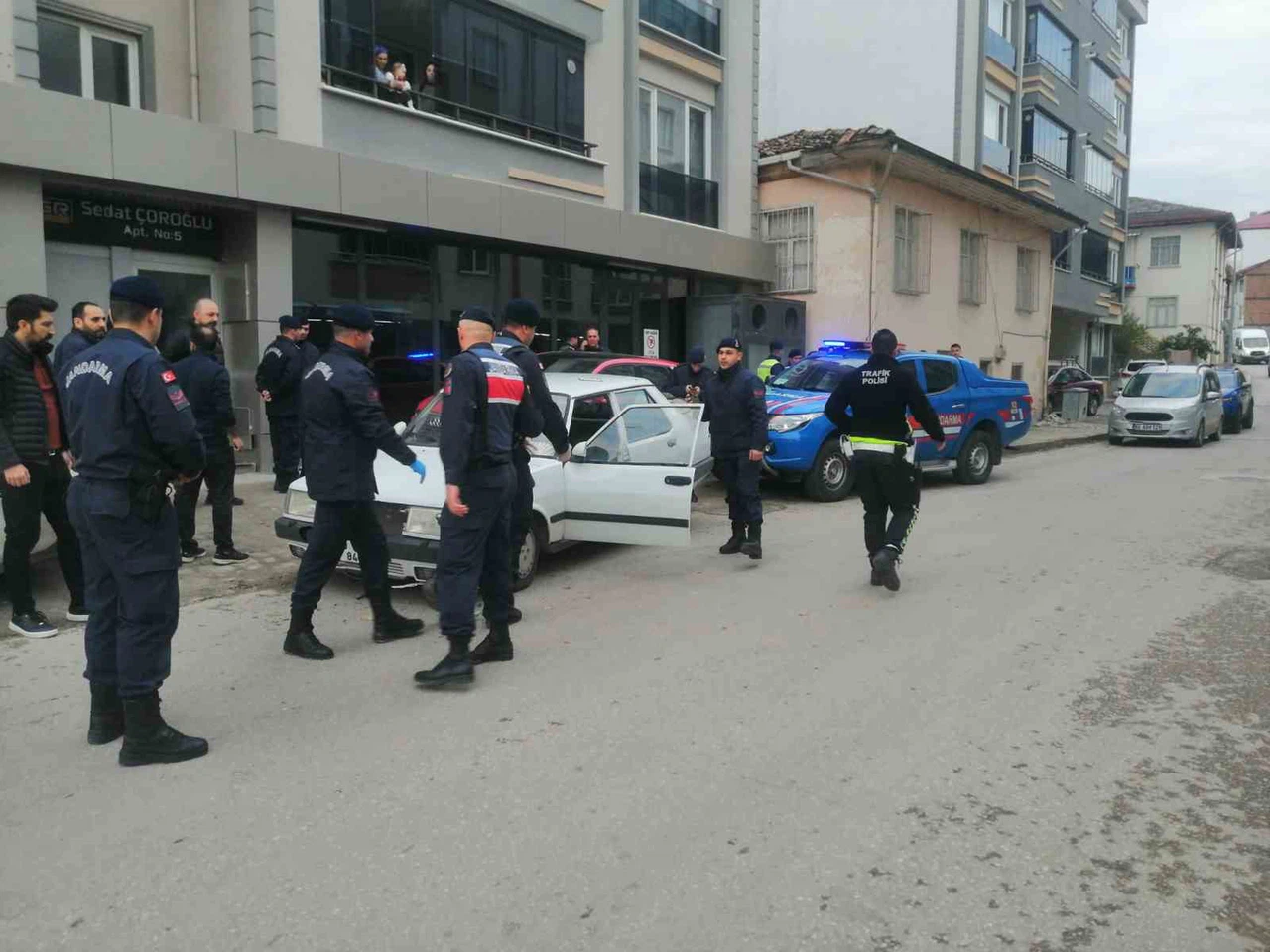 Tokat'ta film gibi kovalamaca... Jandarmaya çarpıp kaçtı!