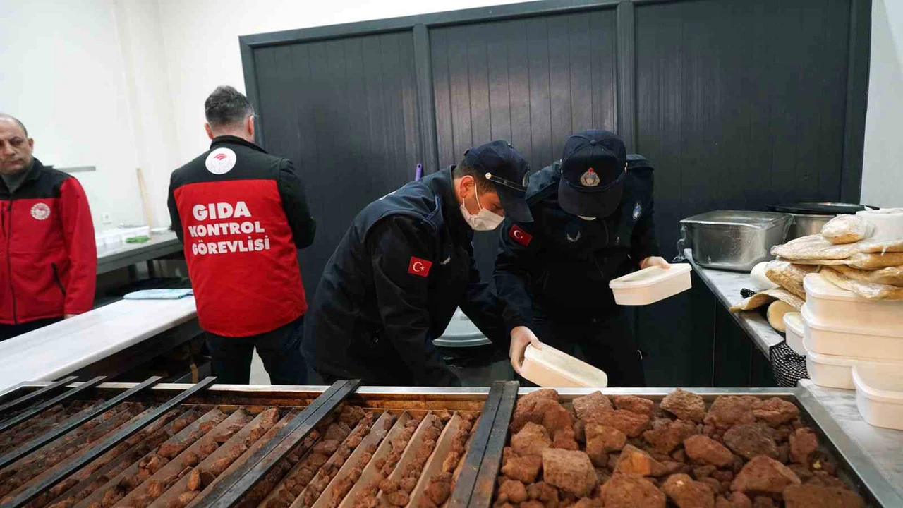 Gıda işletmelerinde titiz inceleme: Kentte denetim hareketliliği