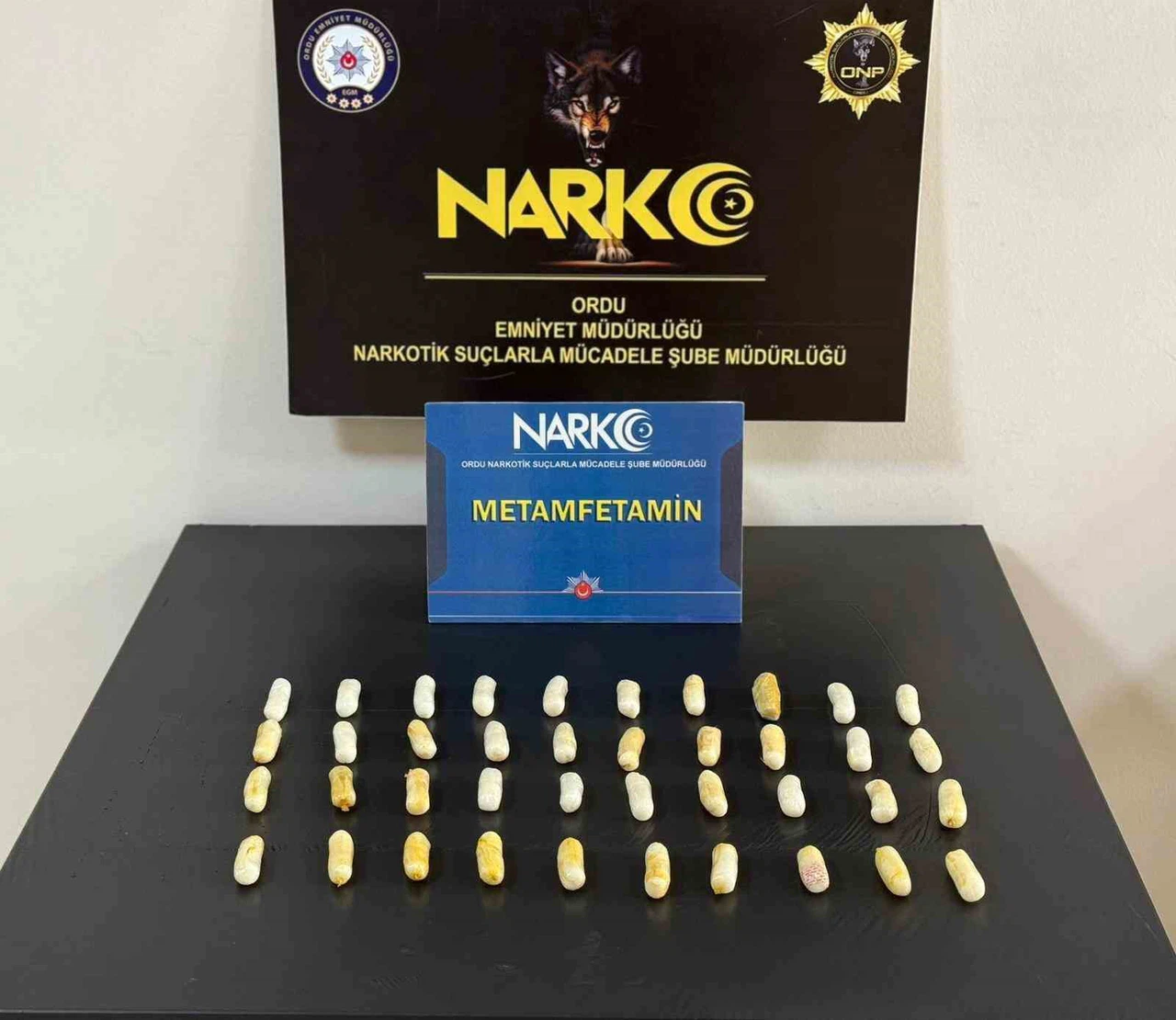 Mideyi depo yapmış... Hapı yutmak bu olsa gerek!