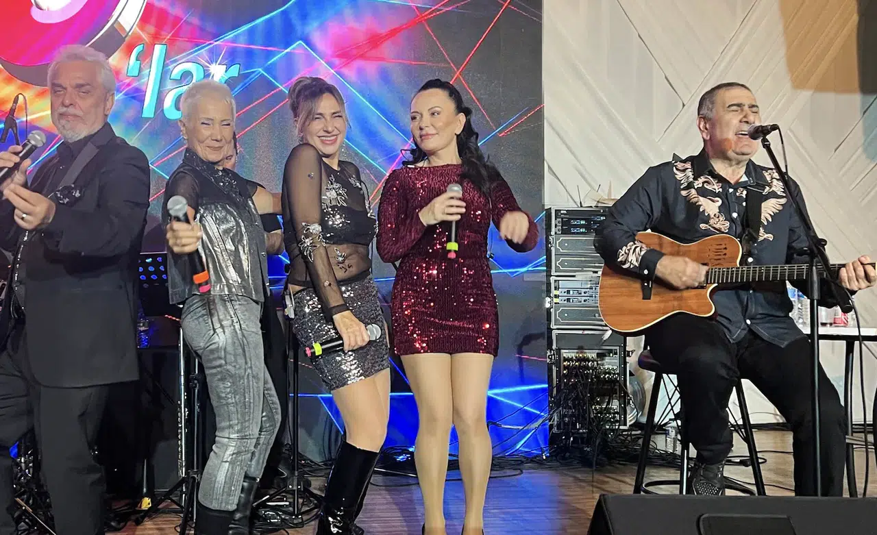 Metin Özülkü'den gülümseten itiraf: O şarkıyla beyaz eşya aldık