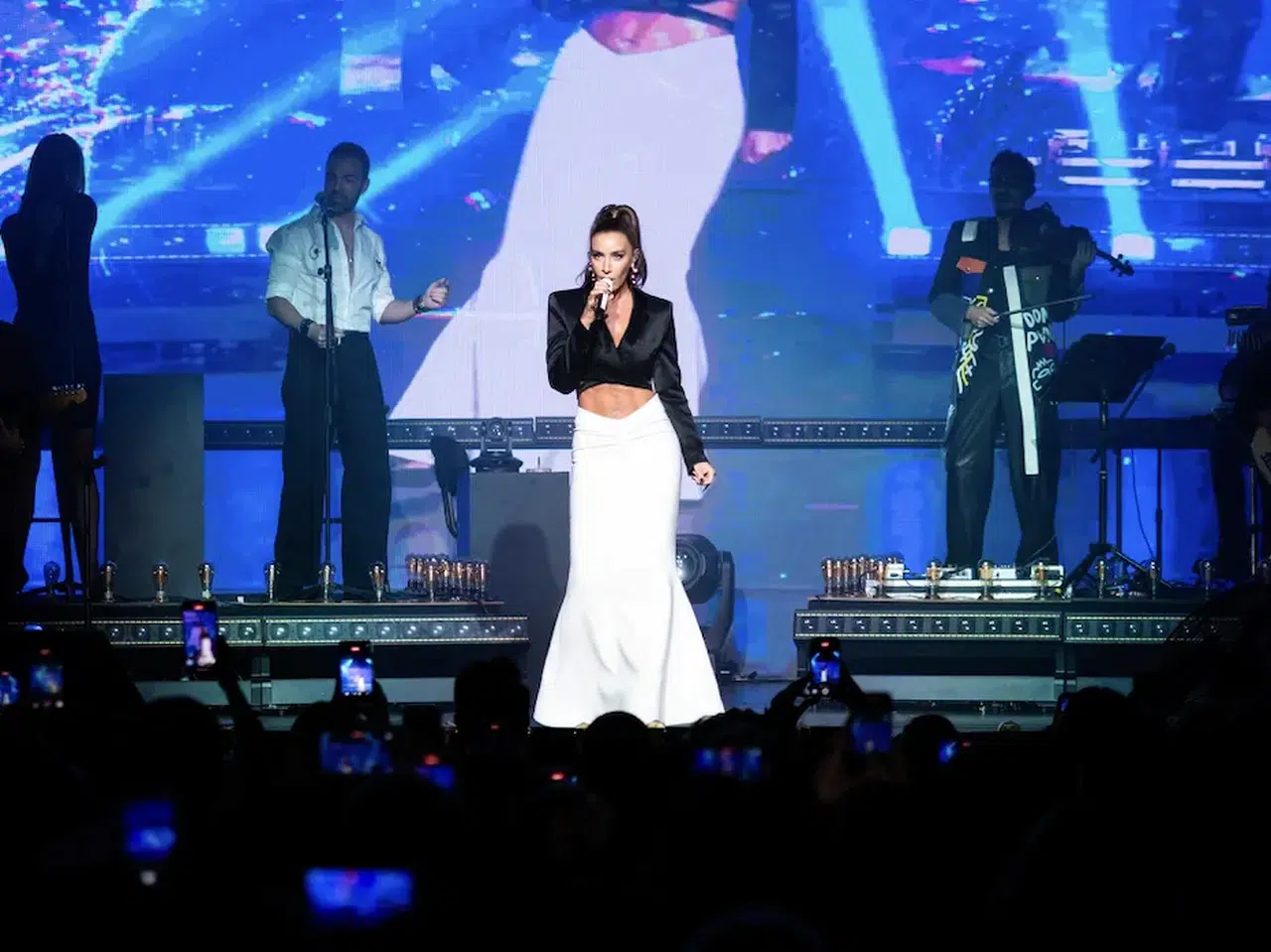 Bostancı sahnesi Sıla’yla Işıldadı: Yeni albümden ilk nefes