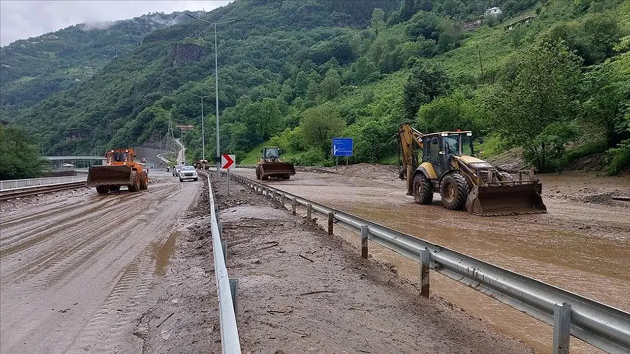 Trabzon’da sağanak alarmı: Akşam yağış kuvvetlenebilir