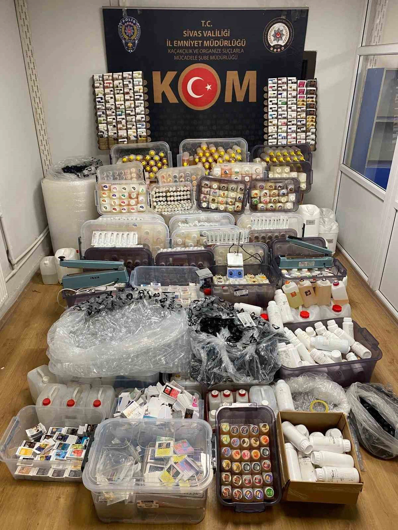 Sivas’ta kaçak üretime büyük darbe... Naylon ambalajdan enjektöre tam imalat tesisi!