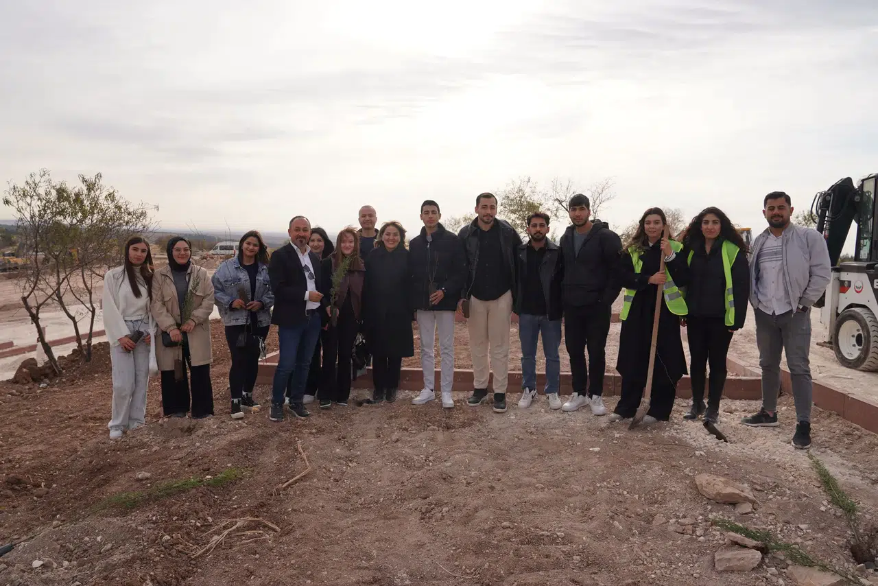 Oğuzeli’nde doğaya nefes: Deliklitepe’de tarihi ağaçlandırma seferberliği