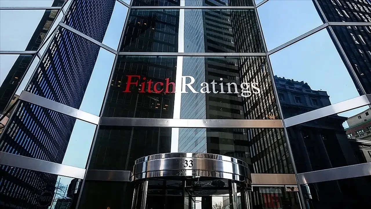 Fitch Türkiye'nin ekonomik büyüme tahminini yükseltti