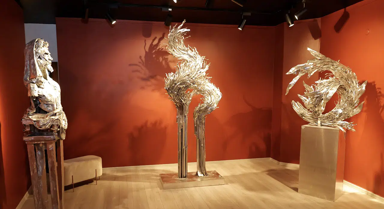 Hurda alüminyum sanata dönüştü: Bu sergi hafızaya kazınacak!