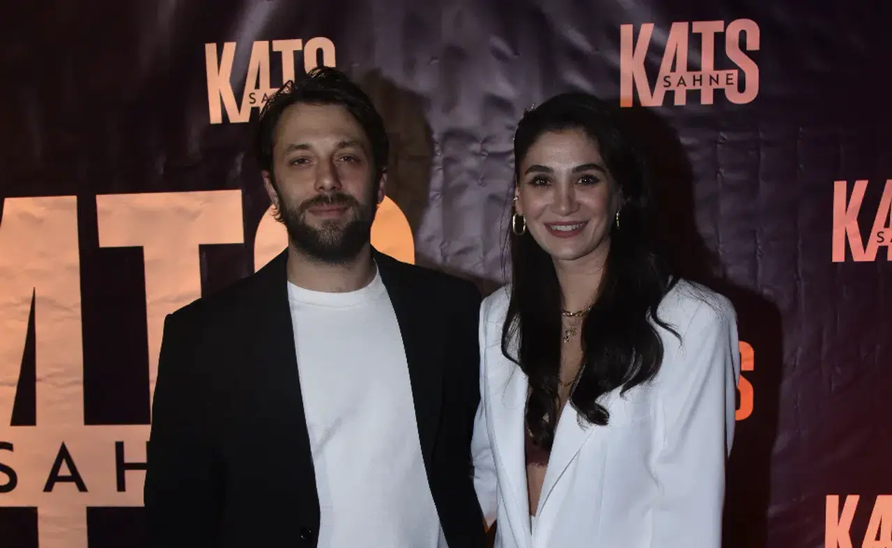 Sitare Akbaş ve eşi sahneyi devraldı! Balayı nihayet başlıyor