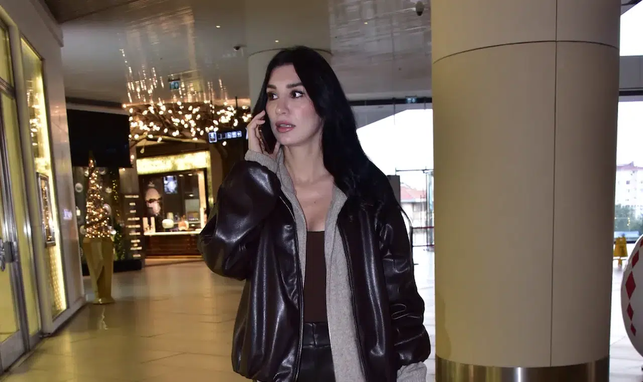 Ünlü oyuncu Burcu Kıratlı’dan alışveriş molası!