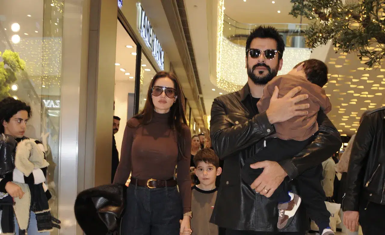 Burak Özçivit ve Fahriye Evcen’den ailecek yılbaşı çıkarması!