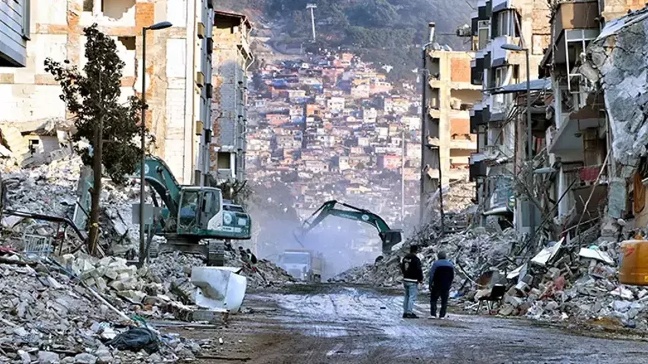 MEB Açıkladı! 6 Şubat’ta Okullar Tatil Edilecek mi? İş Yerleri Çalışacak mı? Resmi Tatil Olacak mı?