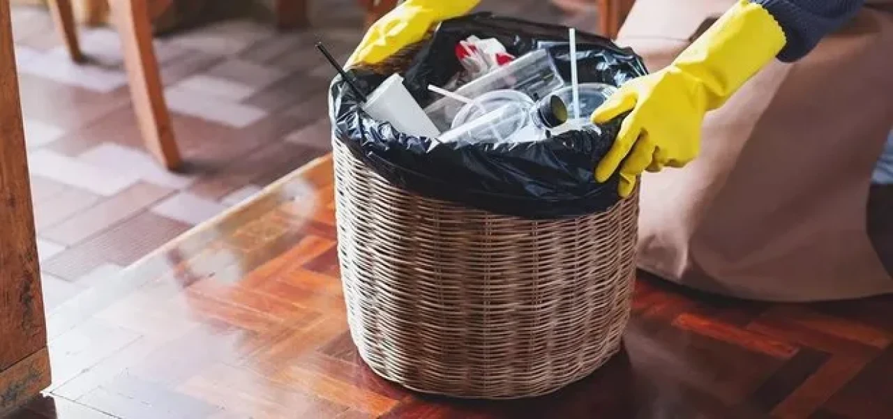 Sıcak Havada Çöp Kutusundaki Kötü Kokularla Nasıl Başa Çıkılır? İşte Doğal Yöntemler!