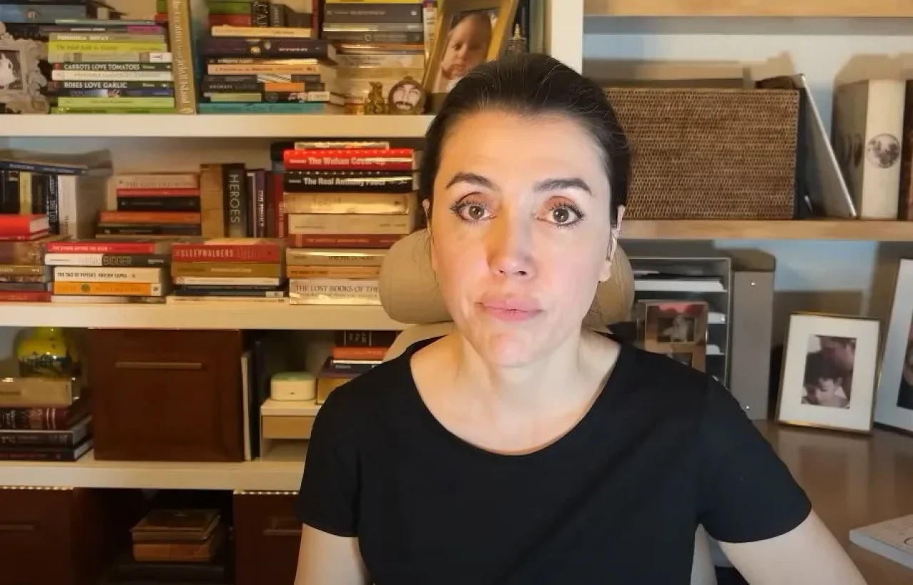 Edebiyatçı Azra Kohen Kimdir, Kaç Yaşında, Evli mi, Çocuğu Var mı, Eserleri Neler?