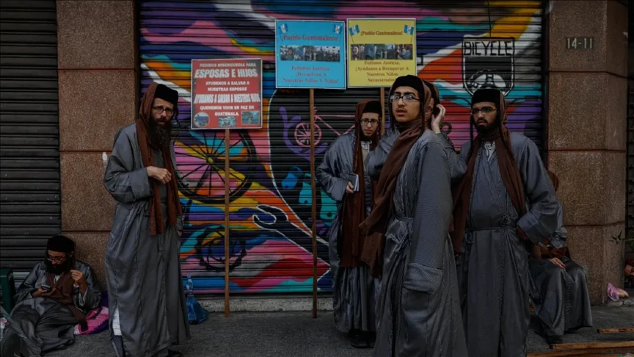 Çocuk İstismarı Suçlamaları Yöneltilen Yahudi Tarikatına Operasyon Düzenlendi