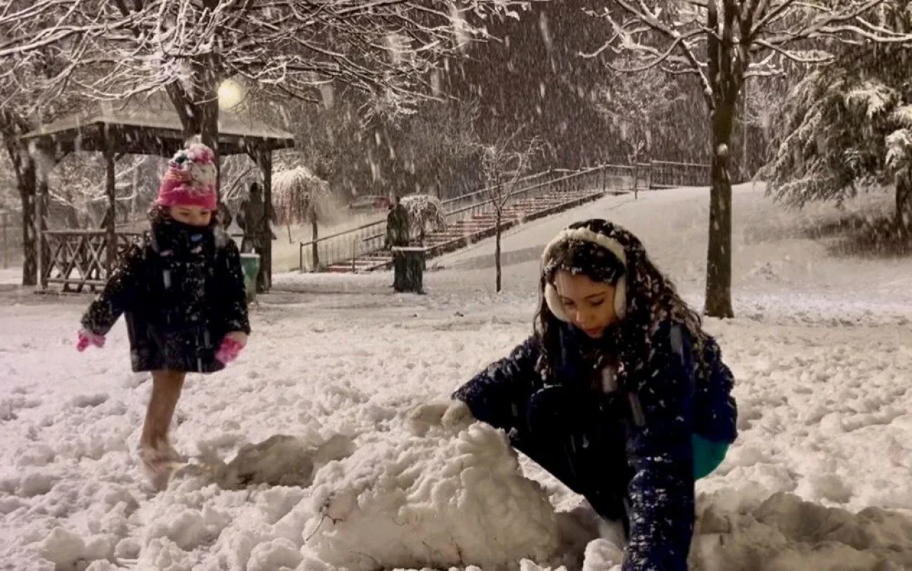 Okullar Kaç Gün Tatil Edilecek? İstanbul Valiliği Kar Tatili Kararını Açıkladı!