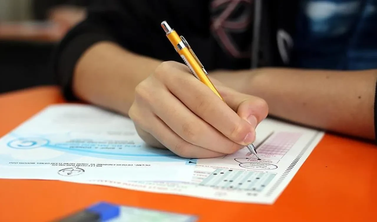 MEB 2025 İOKBS Başvuruları Başladı! Bursluluk Sınavına Nereden ve Nasıl Başvuru Yapılır? İşte Şartlar ve Detaylar!