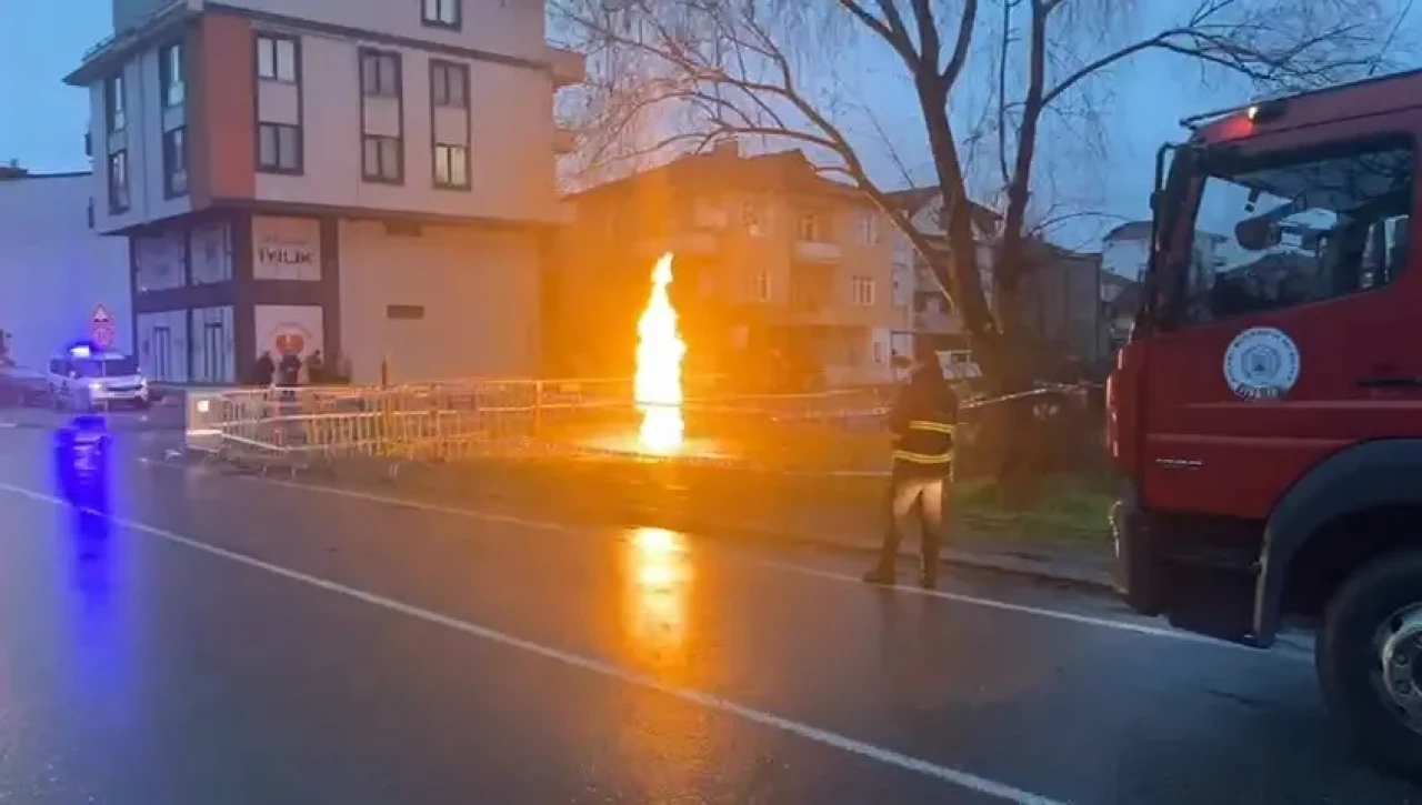 Metro inşaatında metan gazı çıktı: Yangın 7.5 saattir devam ediyor