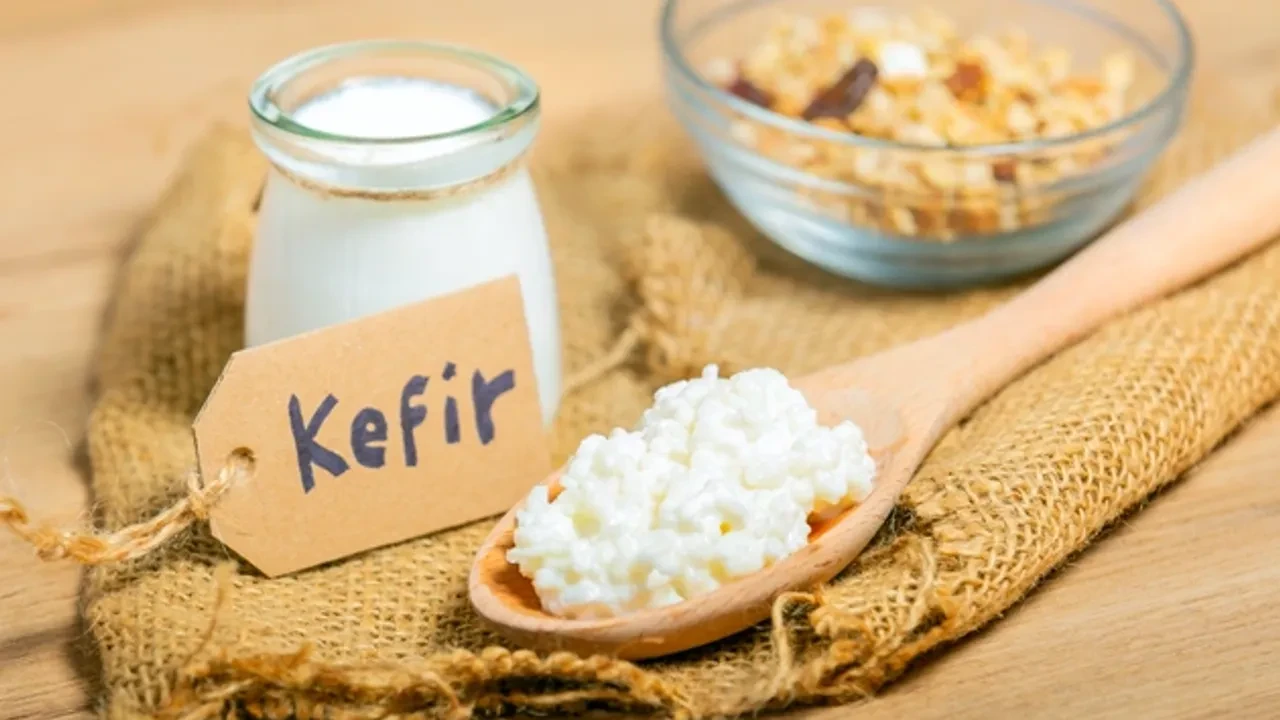 Kefir mi, süt mü? Bilim insanları açıkladı: En faydalı içecek belli oldu!