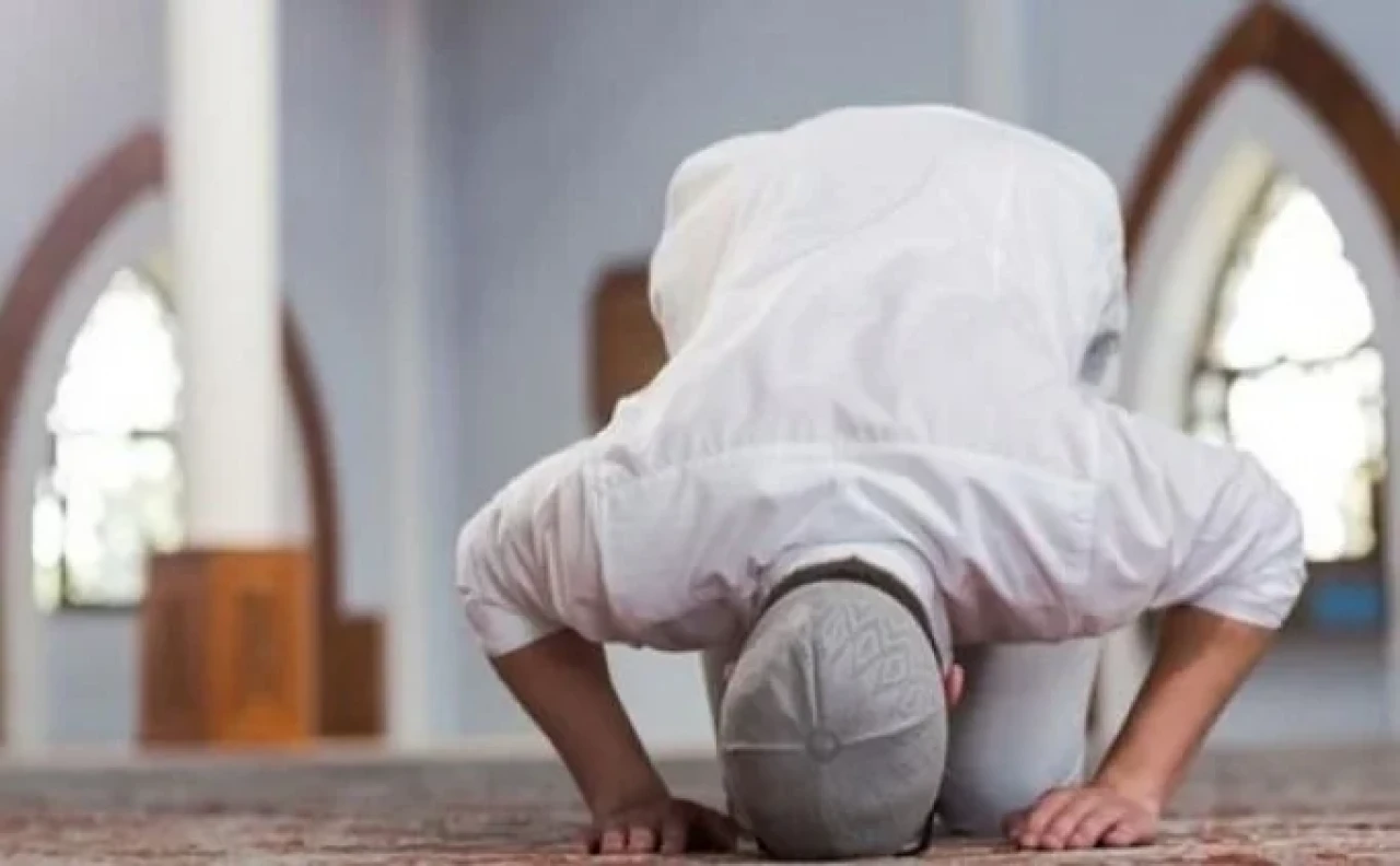 EVVABİN NAMAZI Kaç Rekat, Nasıl Kılınır, Nasıl Niyet Edilir, Ne Zaman EVVABİN NAMAZI Kılınmalı?