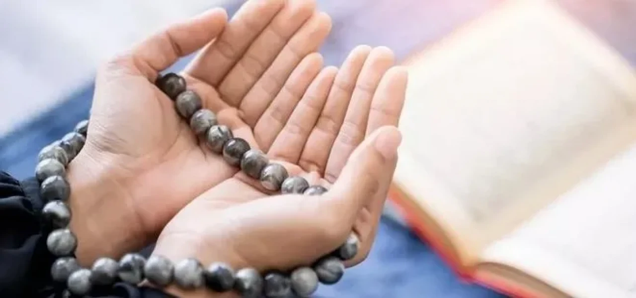 Berat Kandili, Adetliyken Dua ve Sûre Okunur Mu, Zikir Çekilir Mi?