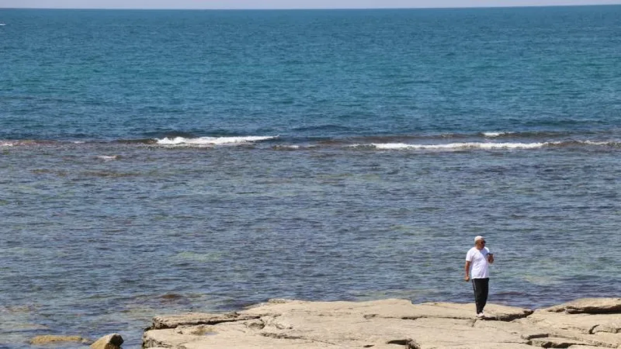 Hazar Denizi'nde korkutan görüntü: Su seviyesi 2 metre azaldı