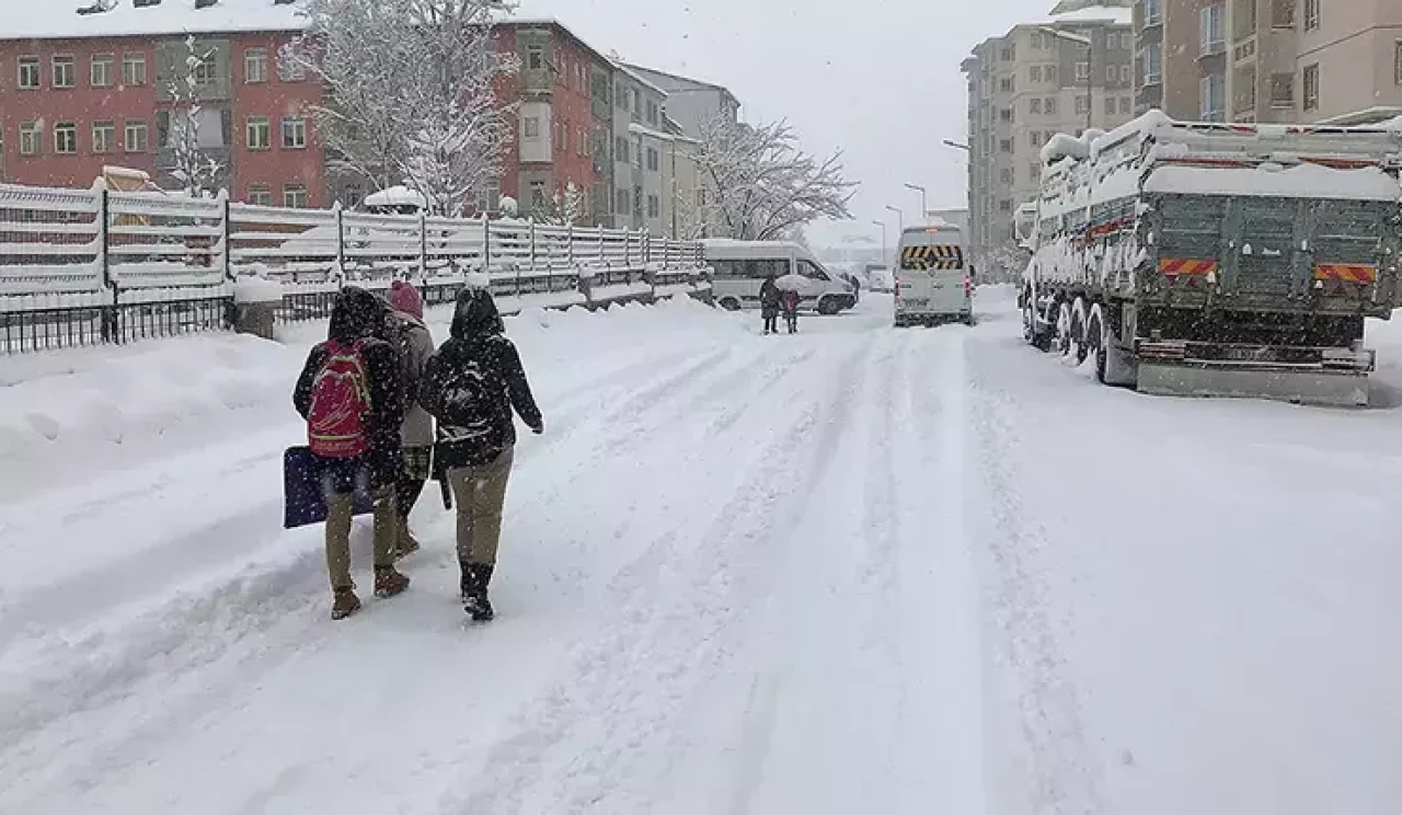 19 Şubat Ankara’da Eğitime 1 Gün Ara mı Verildi? Okullar Tatil Edildi mi? İşte Ankara Valiliği'nin Son Açıklaması!