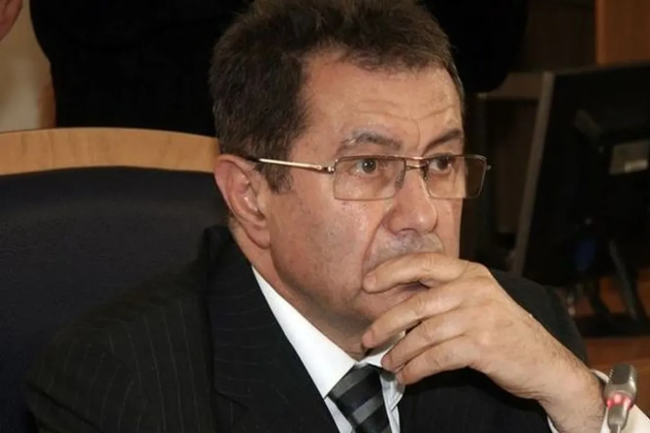 Mehmet Emin Karamehmet Kimdir? Eşi Kim, Serveti Ne Kadar, Şirketleri ve Hayatı