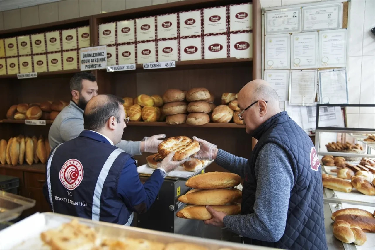 Ticaret İl Müdürlüğü sahada! Fiyat farkı olan fırınlar yakayı ele verdi