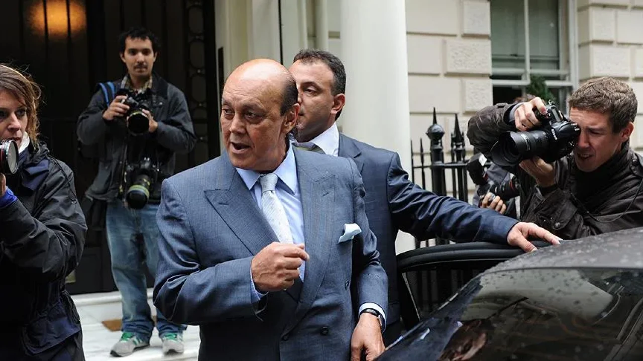 Kıbrıslı Türk İş İnsanı Asil Nadir Kimdir, Evli mi, Ne Zaman Vefat Etti?