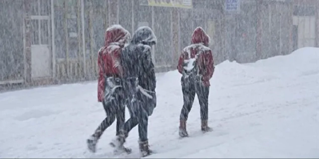 20 Şubat Özel, Kamu Üniversiteleri Kar Tatili mi? Rektörlüklerden Açıklamalar Bekleniyor!