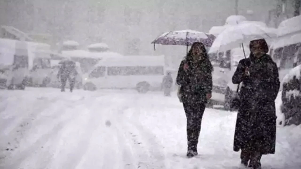 Kayseri’de okullar tatil mi? 10 Şubat için Valilik kararı ne olacak? Kar yağışı etkisini artırdı!